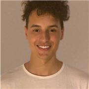 studente universitario di Fisica impartisce lezioni di matematica